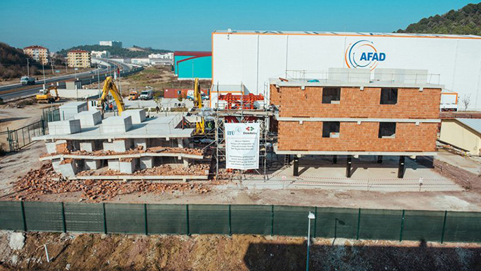 İstanbul Teknik Üniversitesi ve DowAksa'nın Karbon Elyaf Kompozitlerle Güçlendirilmiş Bina Projesi JEC İnovasyon Ödülleri'nde Büyük Ödülü Kazandı